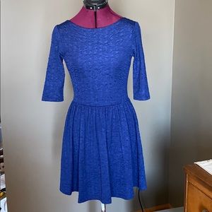 Backless Scoop Back Navy Crinkle Dress (Size S)